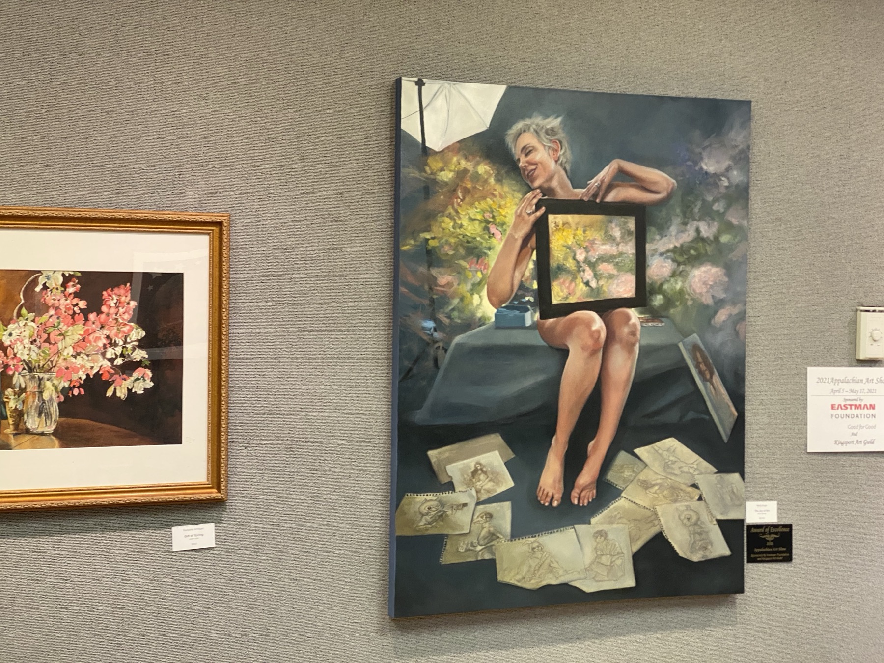 A piece seen outside the studio, which always changes the way it breathes.